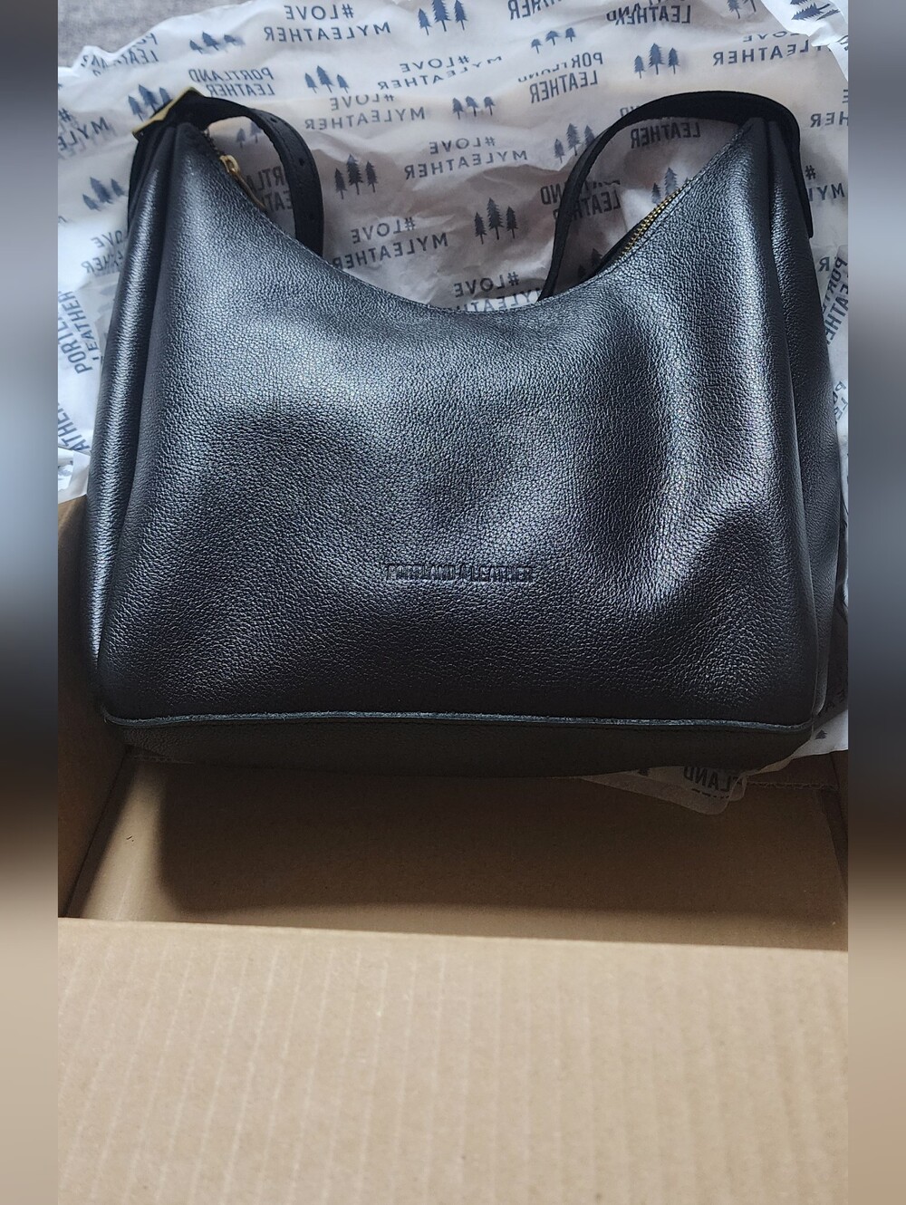 Portland Leather Medium Aspen in Pebbled Black